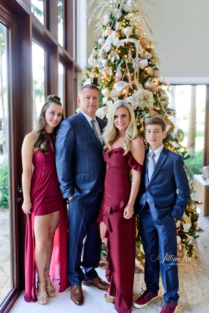 professional christmas family portraits