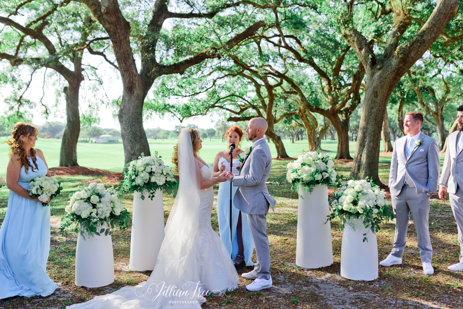 Grande Oaks Golf Club wedding ceremony outdoors